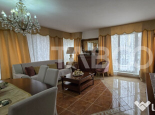 Apartament 4 camere de vanzare decomandat 122 mp zona Avantg