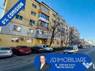 De vânzare: Apartament 3 camere – Strada 9 Mai