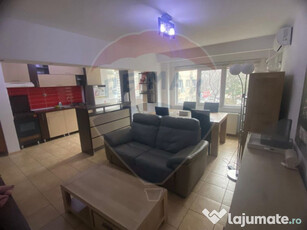 DE VANZARE Apartament cu 3 camere în zona Lujerului