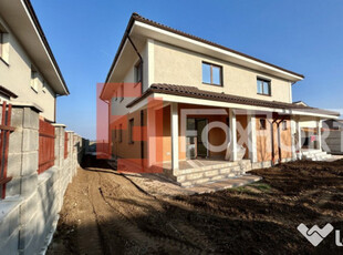 Duplex cu 4 camere de vanzare in Sanandrei - ID V3806