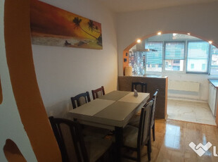 Inchiriez apartament 3 camere Gara Mare