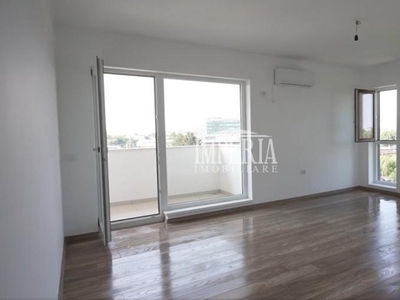 Apartament 2 camere bloc nou etaj 1