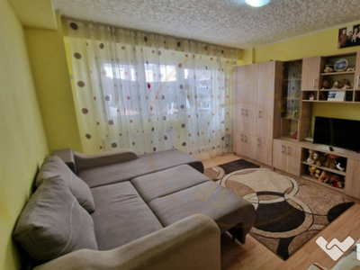 APARTAMENT 2 CAMERE COSTESTI CENTRAL