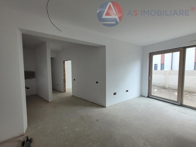 Apartament 3 camere cu gradina proprie