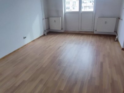 Apartament 3 camere Decebal, stradal, ocazie, la cateva minute de metrou Mu