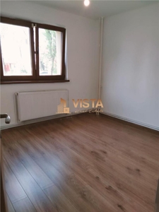 Apartament renovat cu 2 camere la parter, zona Grivitei, Brasov