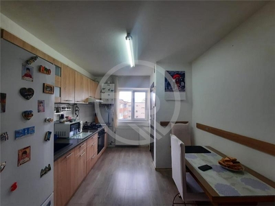 Apartament cu 3 camere, situat la 5 minute de Iulius Mall, 65mp utili!