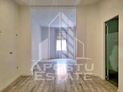 Apartament cu 4 camere si 2 intrari, 80 mp utili, Ultracentral