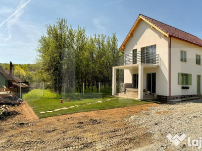 Casa unifamiliala, 4 camere, 120 mp utili, teren de 800 mp,