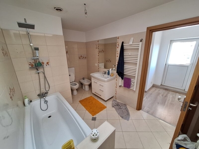 Inchiriere apartament 3 camere Pantelimon, 3 camere parter si etaj 1