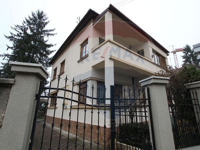 Apartament 4 camere vanzare in casă vilă Cluj-Napoca, Semicentral