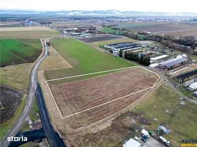 Vila lux cu piscina si teren 1300mp Balotesti Lahovari