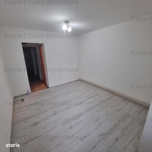 Apartament Superb 2 camere/ Renovat/ Parcare+Boxa / Racadau