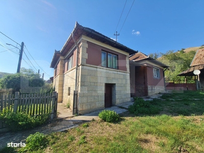 Casa demolabila sau renovabila in Tauti , comuna Floresti