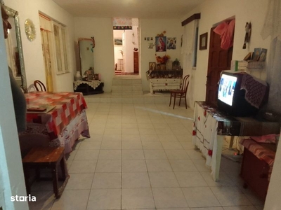 Apartament cu o camera, etajul 3, zona Girocului