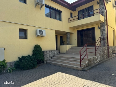 Vila deosebita in Parneava, ideal pentru 2 familii