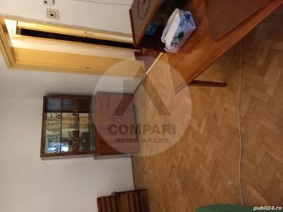 Vand apartament 2 camere Micalaca