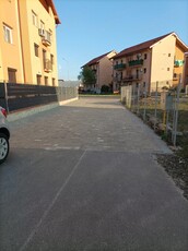 181000 euro : bucata mijloc din triplex: 130mp+ 8mp terasa acoperita+ 32mp garaj+80mp curte gazon