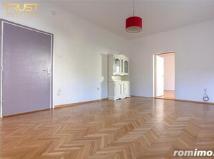 3 camere, A. Muresanu, 139mp gradina, 89mp utili, renovat