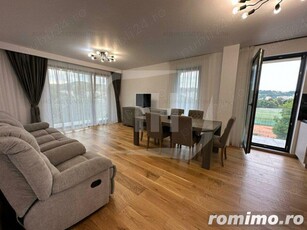 Apartament 3 camere, lux, terasă, parcare, Zona Parcul Rozelor