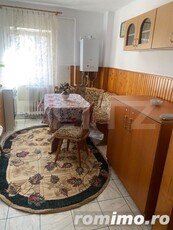 Apartament cu 2 camere, decomandat,intermediar, Aiud, zona Dallas