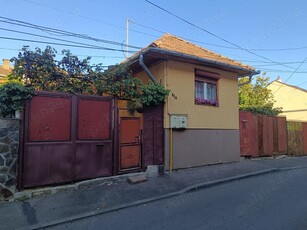 Casă de vânzare