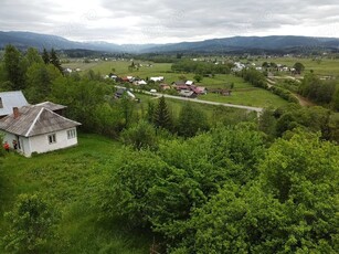 Casă de vânzare la munte la poalele Calimanilor