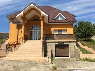 Casă vilă,cu teren 2150mp în Baltatesti, Neamț