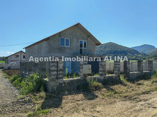 Casa 4 camere P+Mansarda inalta, in Satul Vetel din Comuna Vetel, Jud. Hunedoara.