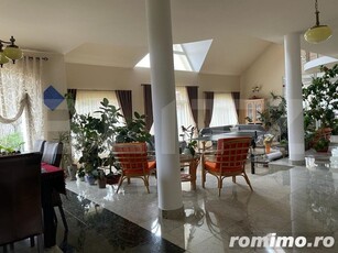 Casa cu 5 camere, 386 mp, Sangeorgiu de Mures, zona Apollo Spa