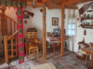 Casa de vacanta de vanzare, 5 camere, teren 723mp, Tocile (Sadu) Sibiu