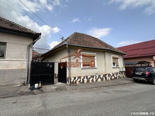 Casa de vanzare cu 3 camere in Medias zona centrala