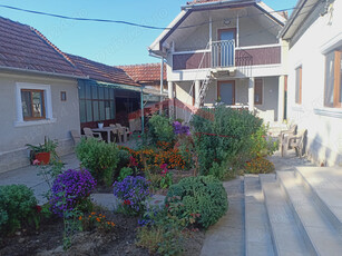 Casa de vanzare in localitatea Curtici