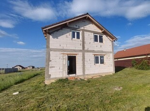 Casa de vanzare la rosu in Alunis