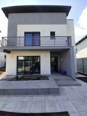 Casa Focsani-Parter si Etaj,4Dormitoare,2Bai,Bucatarie cu Living OPEN-SPACE