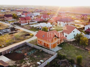 Casa individuala+ garaj in Giarmata 627mp teren