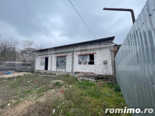 Casa la rosu, 230 mp teren, zona Gazeta de Sud