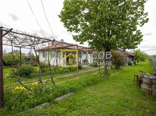 Casa pe parter cu 3 camere, sat Schineni, comuna Saucesti,jud. Bacau