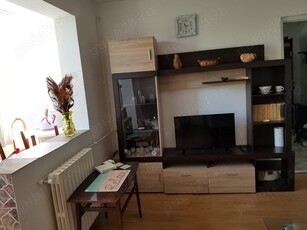 Închiriez apartament