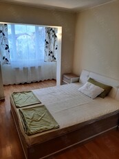 Proprietar închiriez apartament 3 camere decomandate