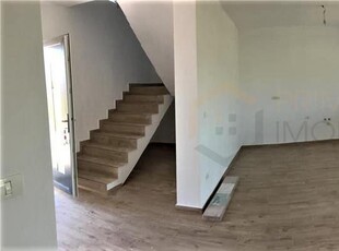 Triplex finalizat - ocupabil imediat - toate utilitatile - zona excelenta