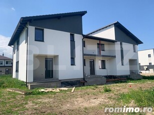 Triplex suprafata utila 110 mp, 180 mp teren, zona Cetate