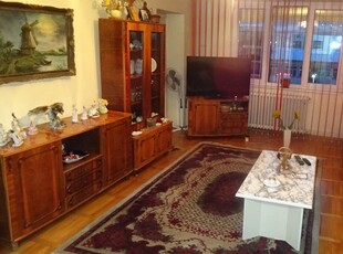 Vand apartament 4 camere decomandat in Deva, zona 22 Decembrie (Liceul Auto), etaj 4,