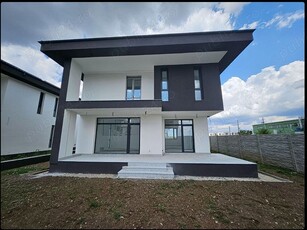 Vila 4camere,4bai +mansarda75mp,încălzire în pardoseala