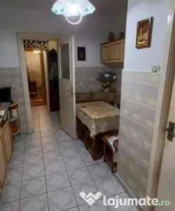 Apartament 3 camere decomandate, zona Siretului