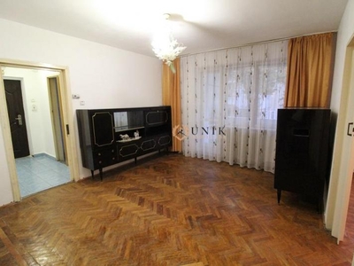 Vand apartament 3 camere Hunedoara, zona Teatru-G. Enescu, et. 1