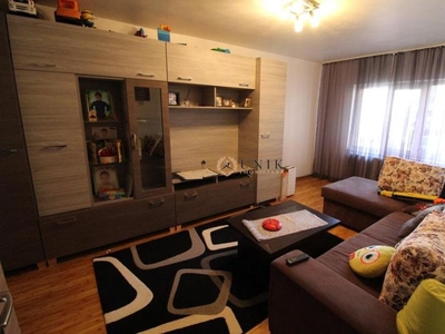 Vand apartament 3 camere in Hunedoara, M5/1-Zambilelor, parter inalt