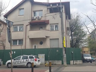 Inchiriere casa Vila spatioasa Piata Muncii Va propun o frumoasa vila d