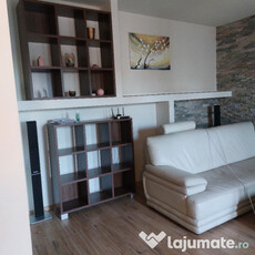 Inchiriez Apartament 2 camere - zona Teilor