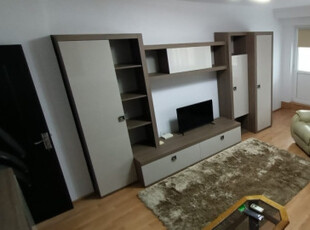 Apartament 2 camere - Trocadero - 350 euro/luna (Cod E2)